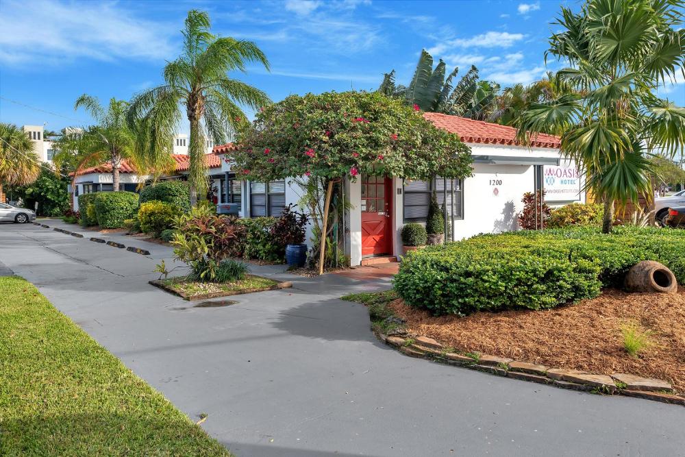 Oasis Hotel